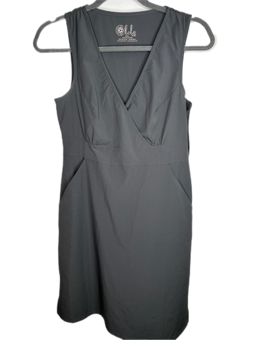 lola Sleeveless V-Neck Travel Adventure Dress in Charcoal Gray